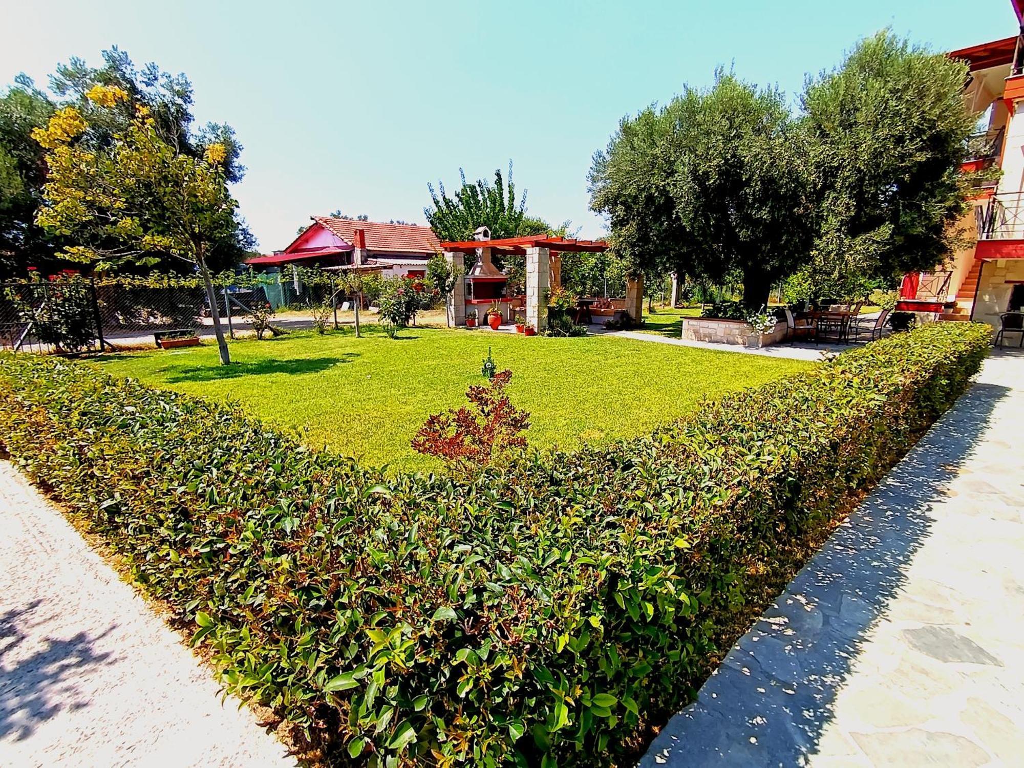 Giorgos Apartments Skála Foúrkas Екстериор снимка