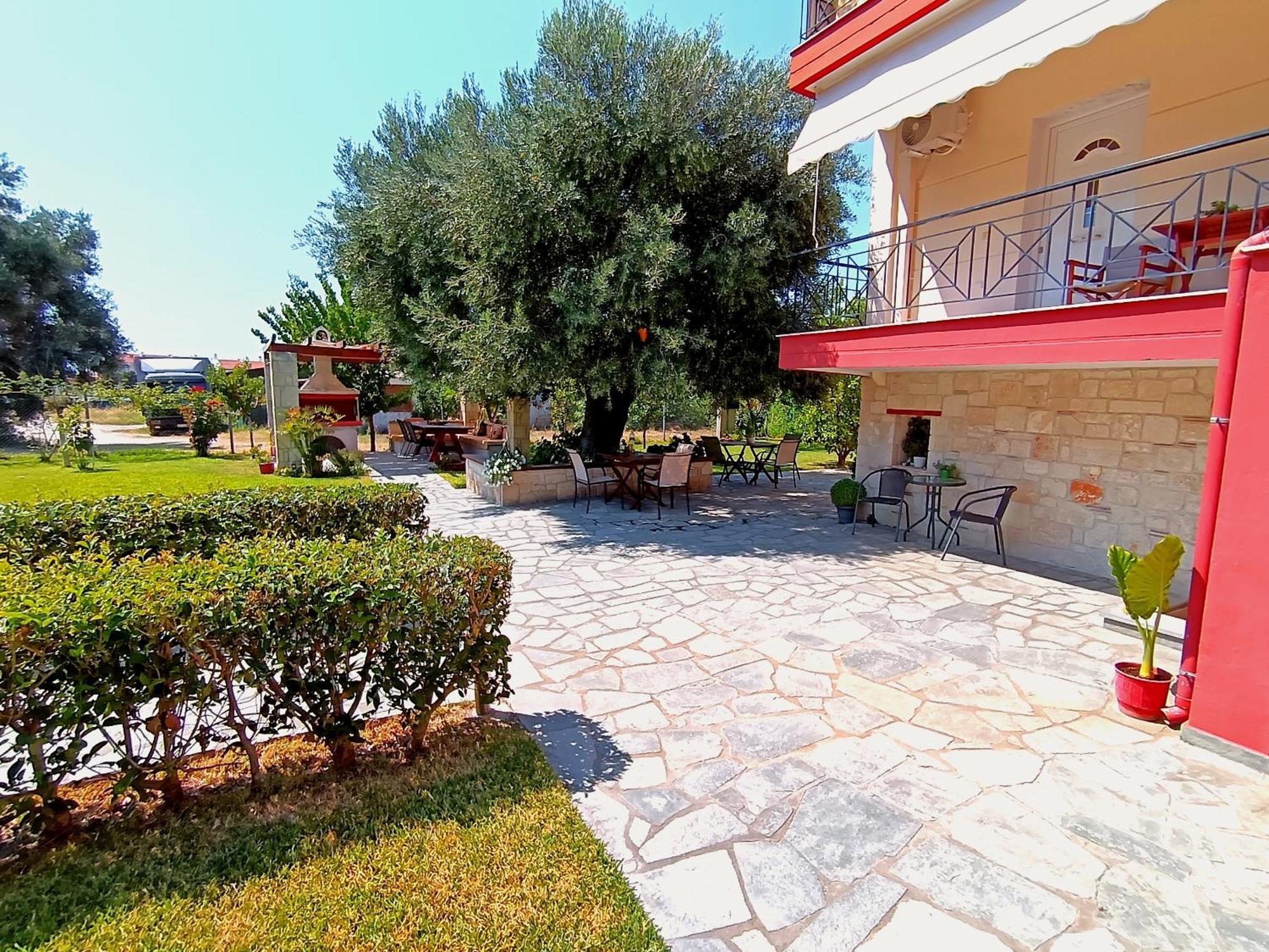 Giorgos Apartments Skála Foúrkas Екстериор снимка