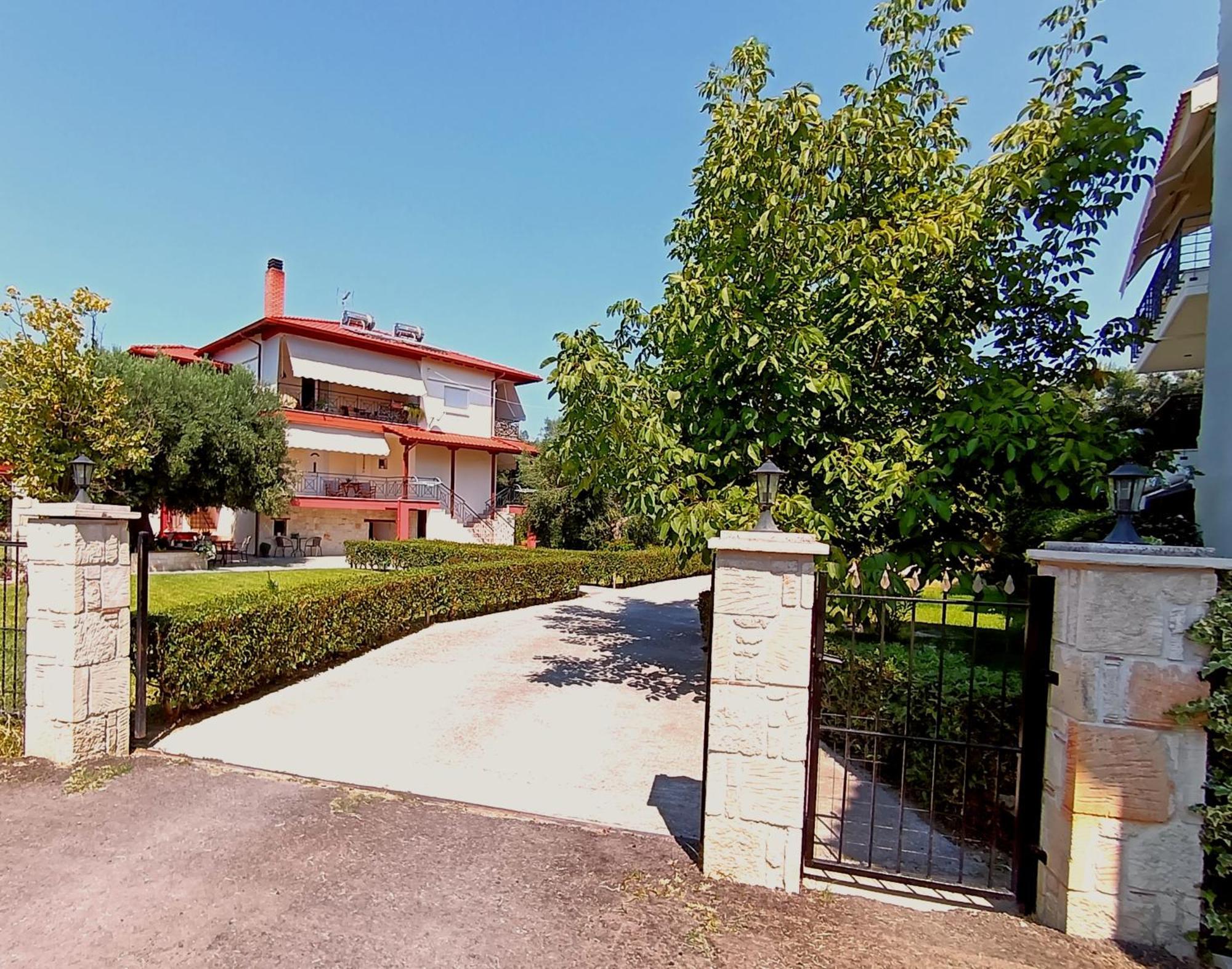 Giorgos Apartments Skála Foúrkas Екстериор снимка